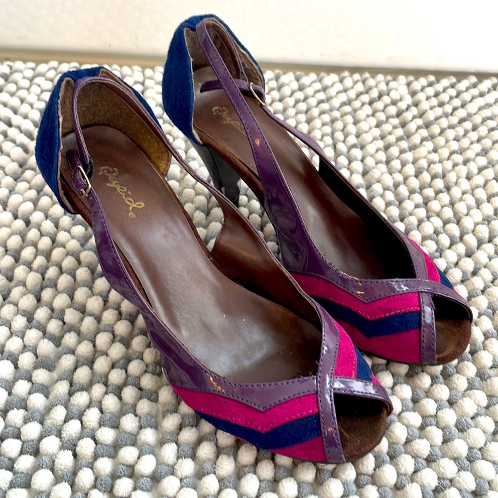 🌸2/$30 Multicolored Magenta/Blue/Purple Peep Toe Heels